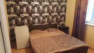 Гостевой дом Guest house on Sosnalieva 12 Гагра Трехместный номер с основными удобствами-12